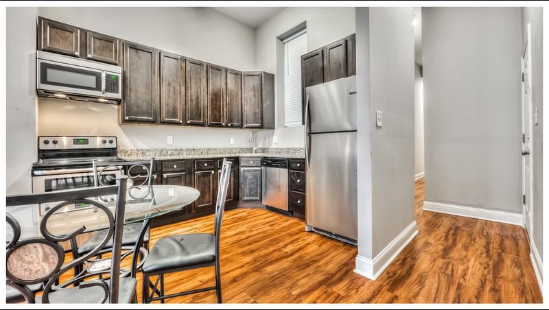 1506 Madison Ave - Photo 2 of 10