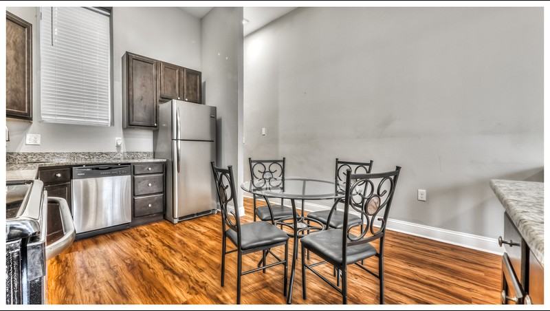 1506 Madison Ave - Photo 3 of 10