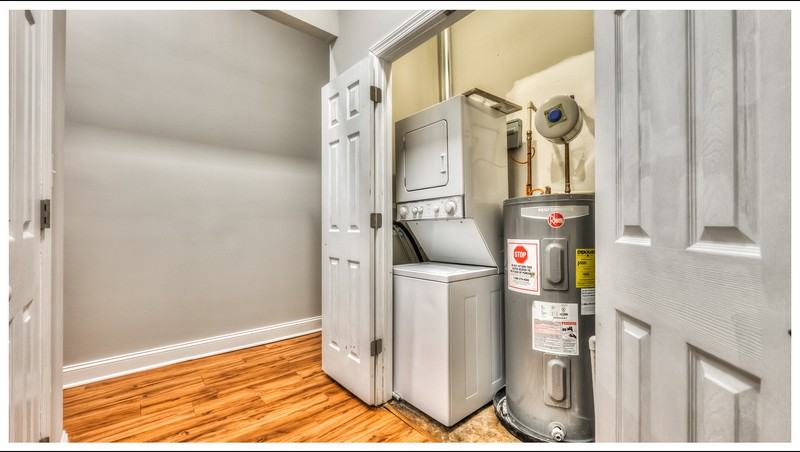 1506 Madison Ave - Photo 5 of 10