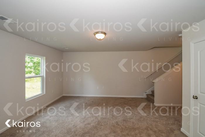 138 Amber Mill Cir - Photo 3 of 16