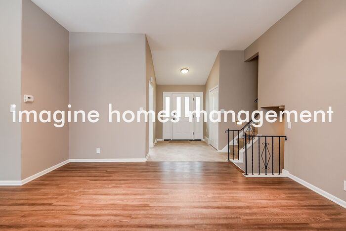 27842 Edgepark Dr - Photo 3 of 19