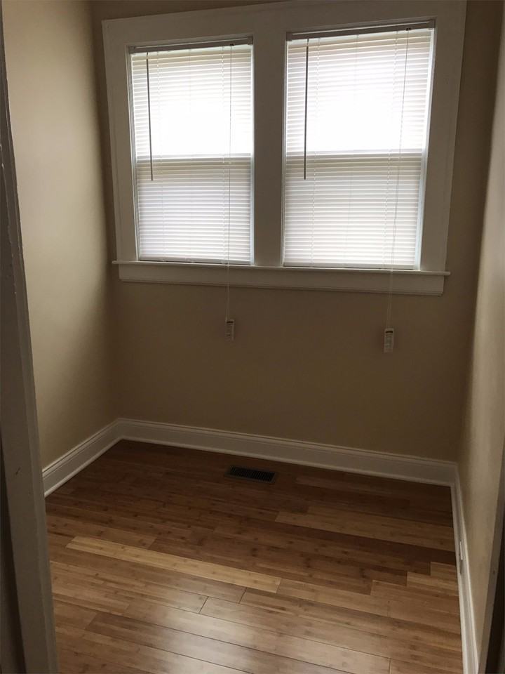 926 11th Ave - Photo 6 of 14