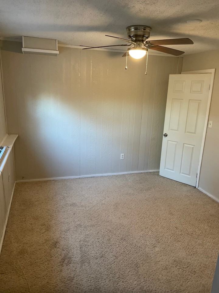 455 Maple Leaf Dr #1 - Photo 3 of 10