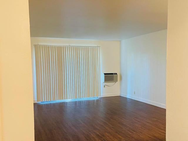 235 Camelback Rd - Photo 2 of 7