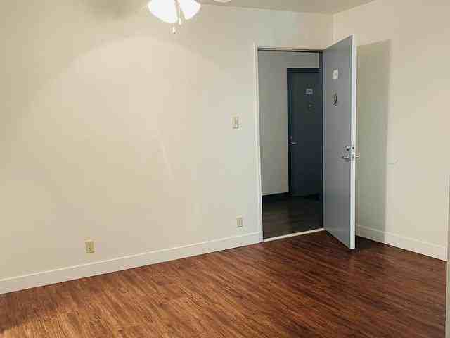 235 Camelback Rd - Photo 3 of 7