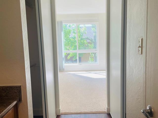 235 Camelback Rd - Photo 5 of 7