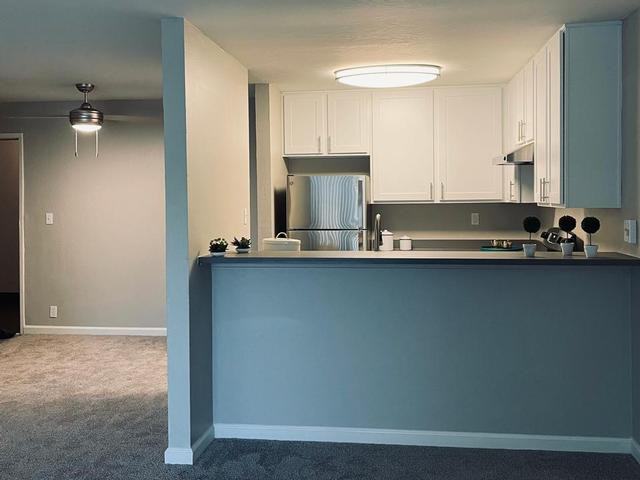 235 Camelback Rd - Photo 2 of 4