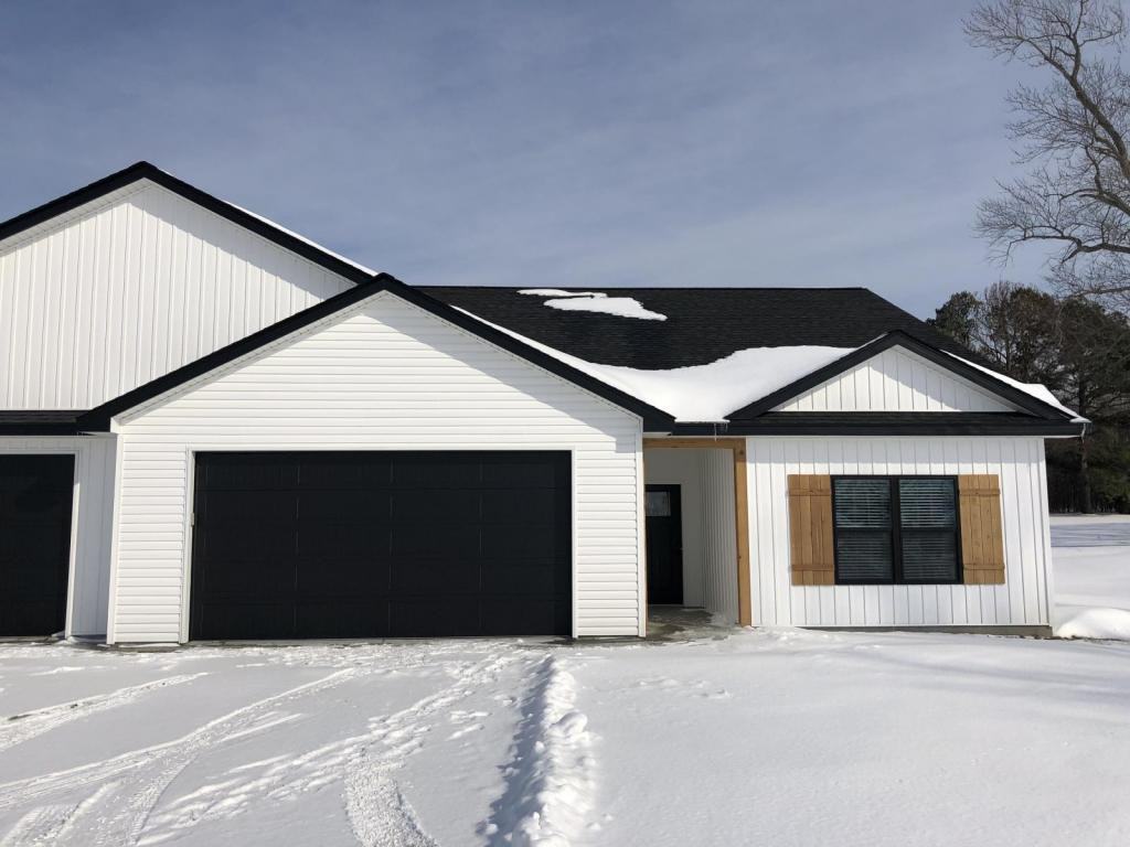 2903 S Market St - Photo 2 of 16