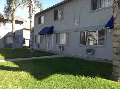 565 W Chase Ave - Photo 3 of 26