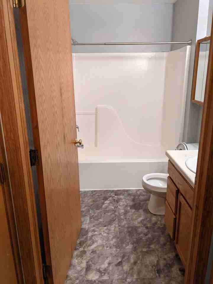 1670 Wedgewood Dr #202 - Photo 2 of 8