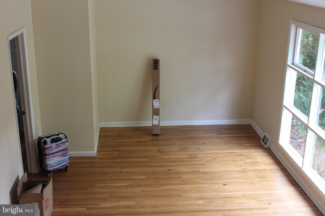 936 N Main St - Photo 3 of 12
