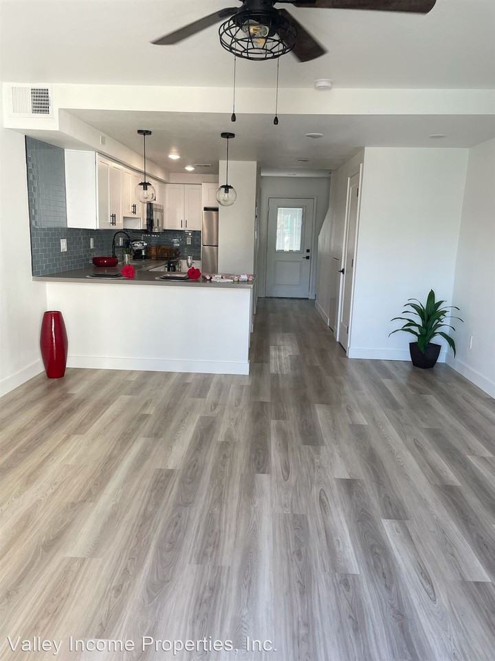 3212 N. 70th St - Photo 2 of 3