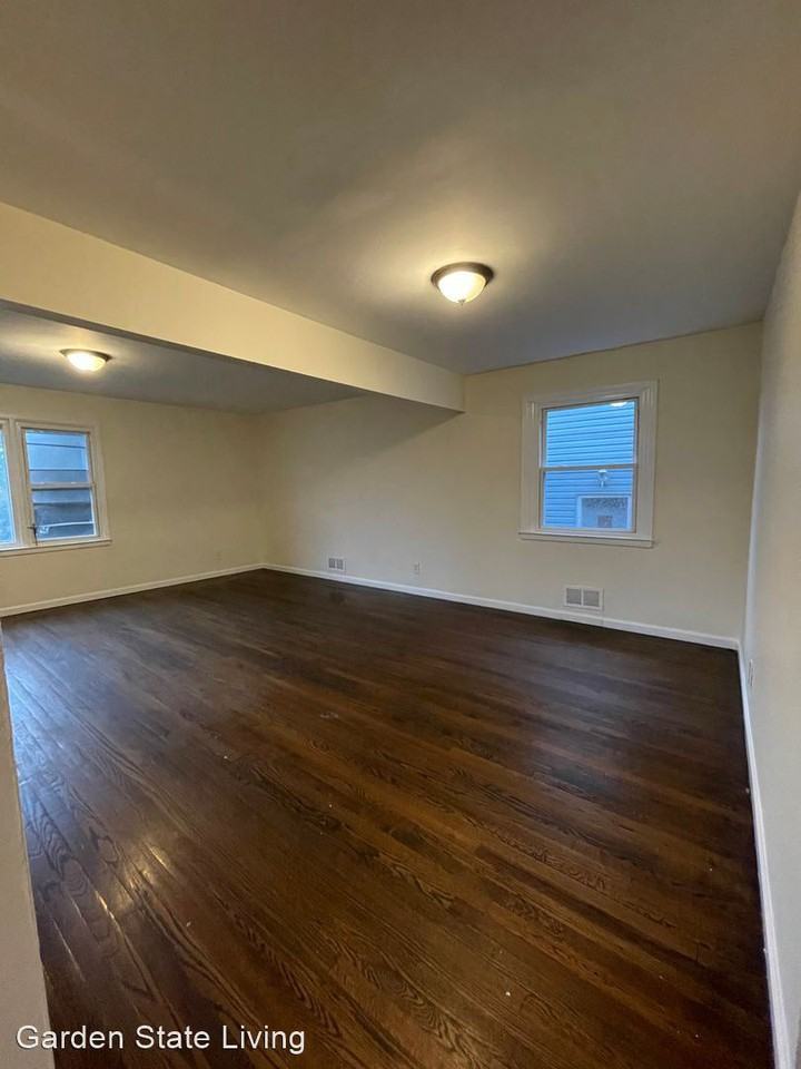 420-422 Fabyan Place - Photo 3 of 13