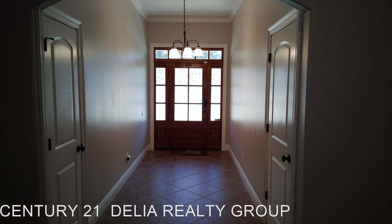 3656 Belview Rd - Photo 3 of 14