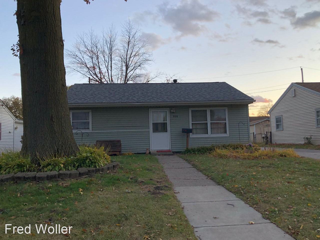 920 43rd Ave - Photo 3 of 3