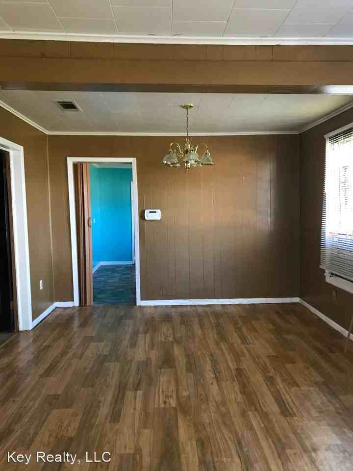 3120 Wise St - Photo 2 of 9