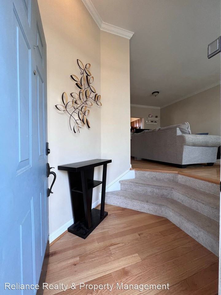 47692 Woolcott Sq - Photo 2 of 48