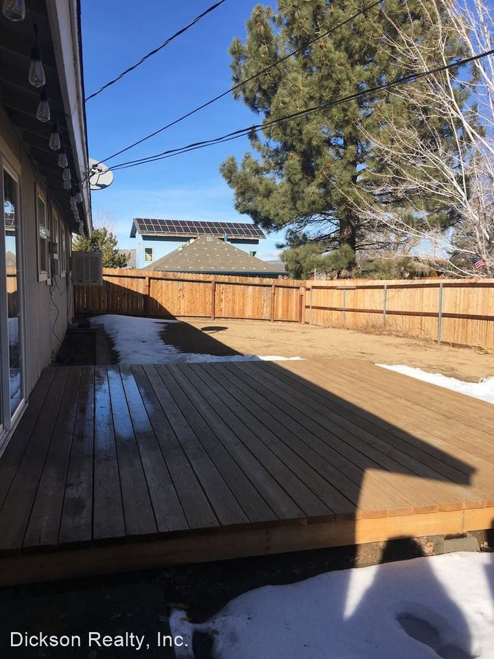 405 Kess Way - Photo 2 of 15