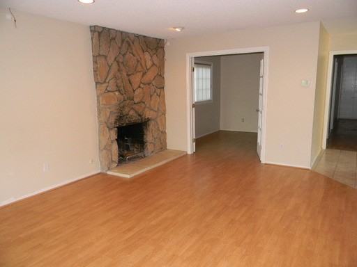 6450 Hollyridge Dr - Photo 2 of 7