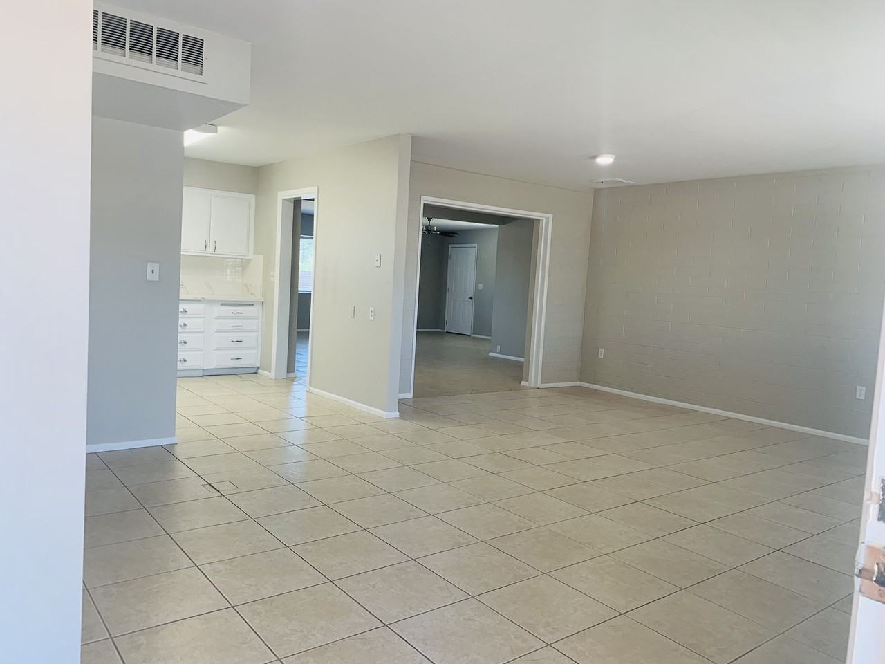11433 N Hagen Dr - Photo 6 of 39