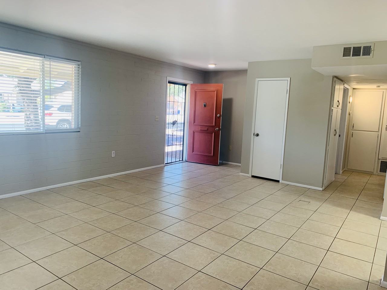 11433 N Hagen Dr - Photo 7 of 39