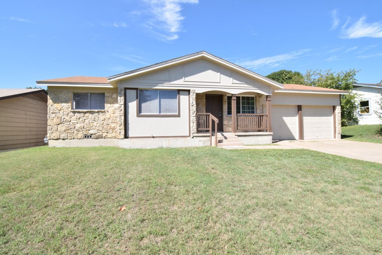 1210 S 9th St - Photo 2 of 15