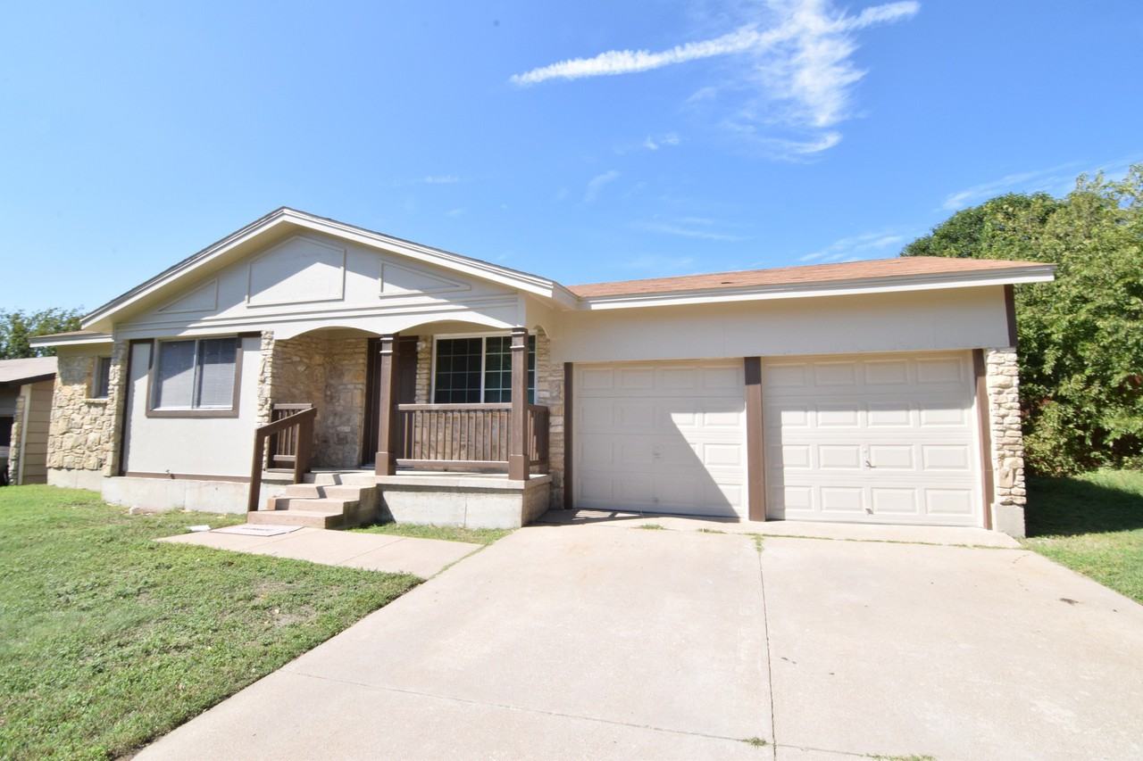 1210 S 9th St - Photo 4 of 15