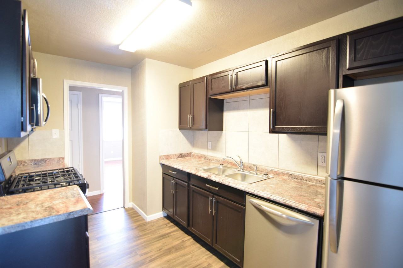 1210 S 9th St - Photo 6 of 15