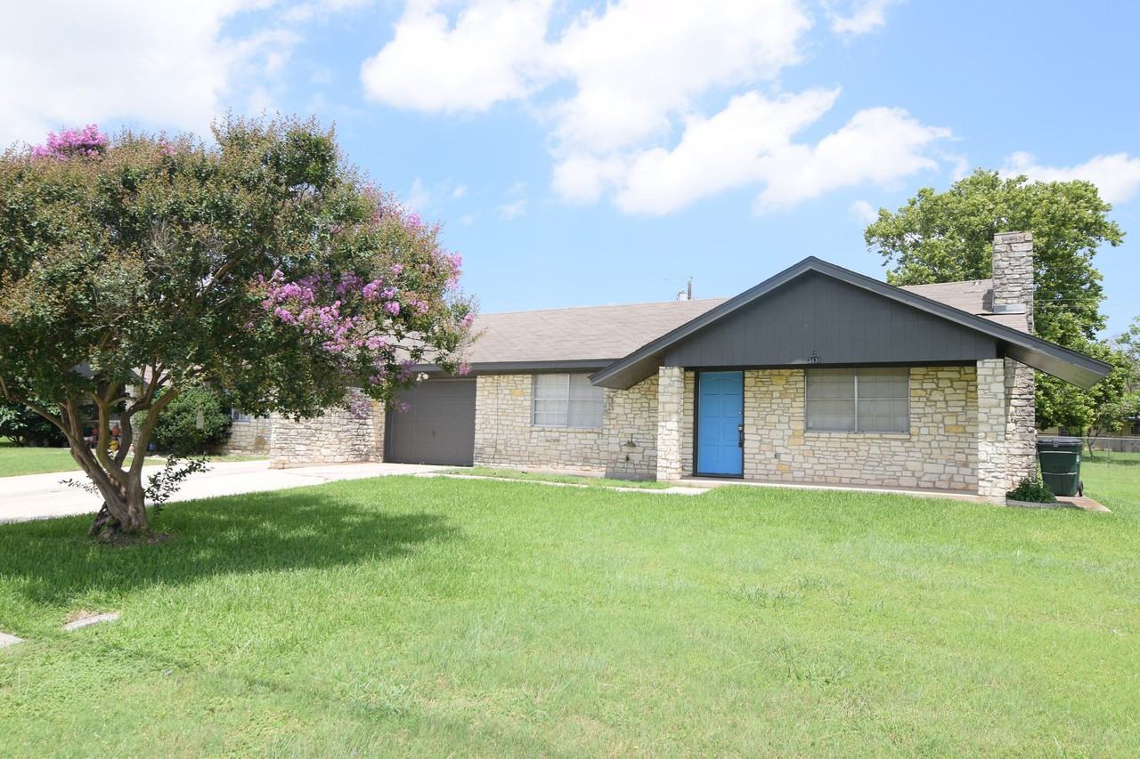 3430 Fm 1670 - Photo 2 of 15