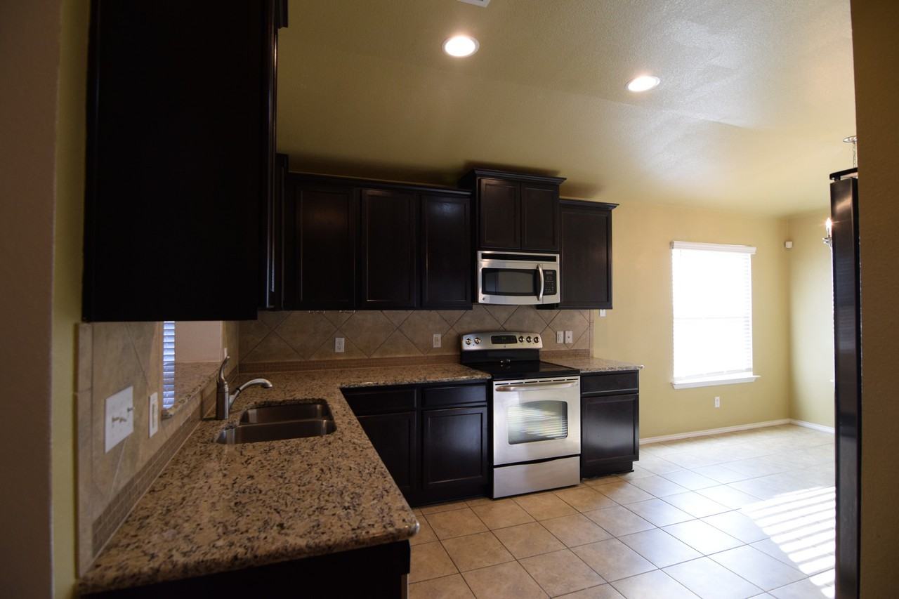 5509 Southern Belle Dr - Photo 4 of 19