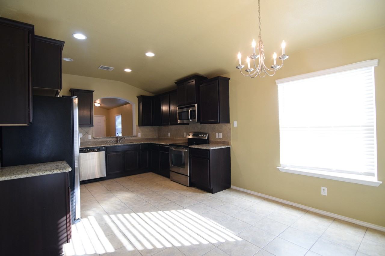 5509 Southern Belle Dr - Photo 5 of 19