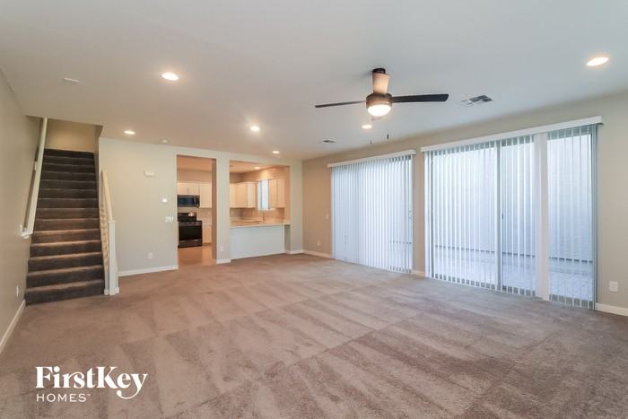 2927 N Athena - Photo 2 of 15