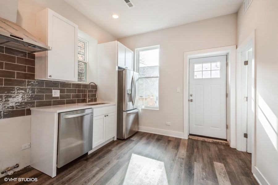 853 W ADDISON - Photo 3 of 14