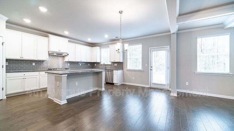 209 Paxton Ln - Photo 7 of 32