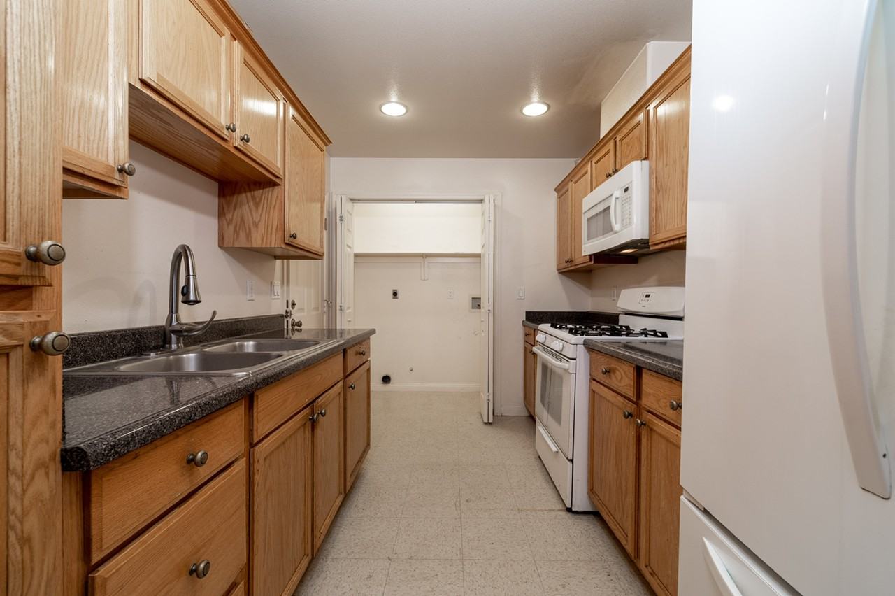 730 Pine Ave - Photo 6 of 20