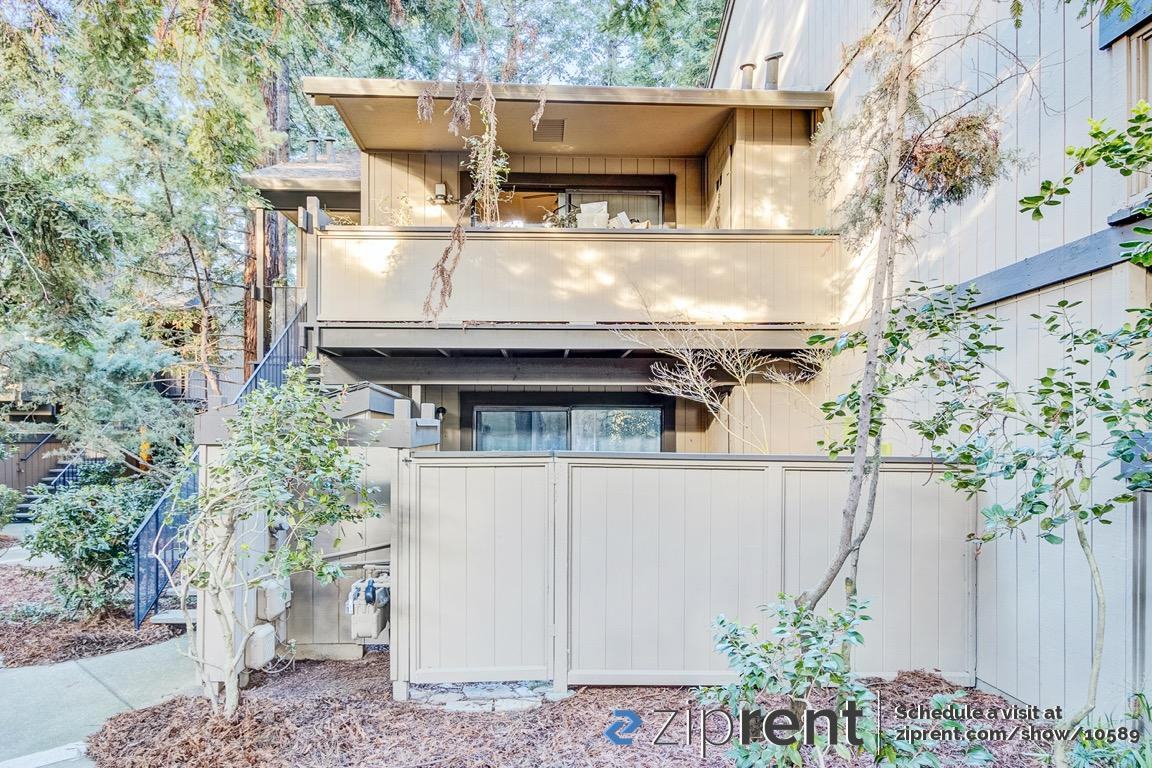 94 Nicholas Ct - Photo 3 of 17