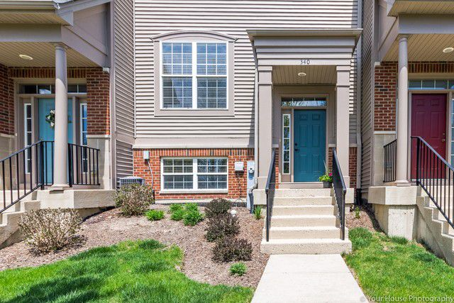 340 Station Park Cir - Photo 2 of 17