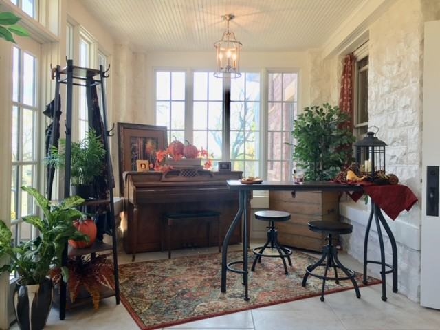 100 W 10th St #6 - Photo 2 of 6