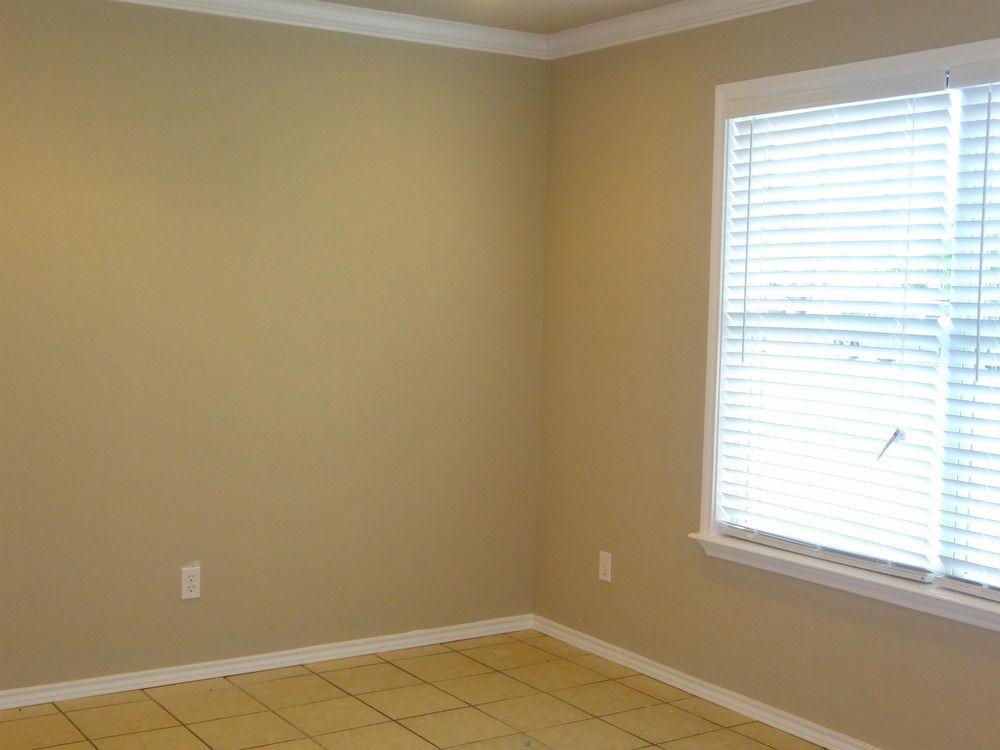 404 W Pine Ave - Photo 2 of 9