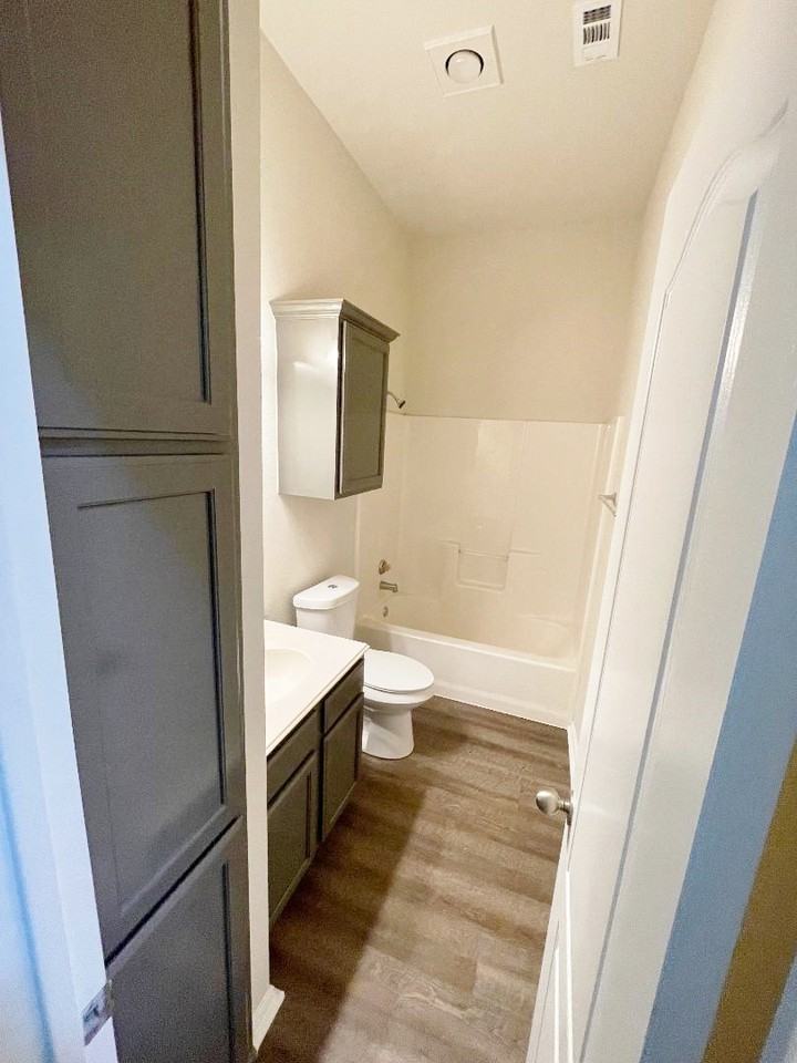 11901 Metmora Ct #11901 - Photo 6 of 12