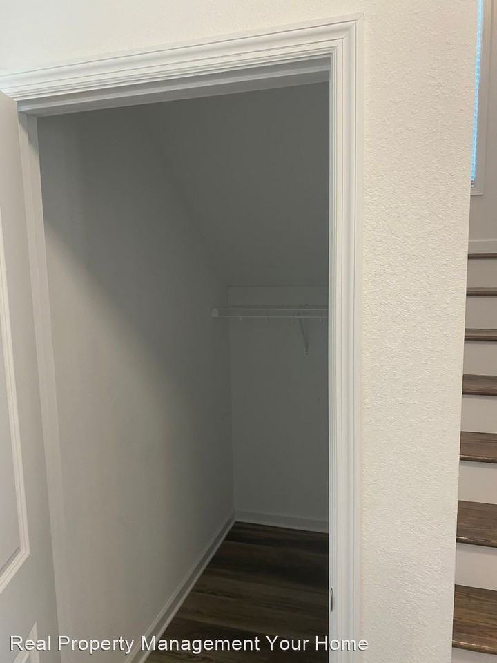 1749 Timber Creek Rd Ne - Photo 3 of 33