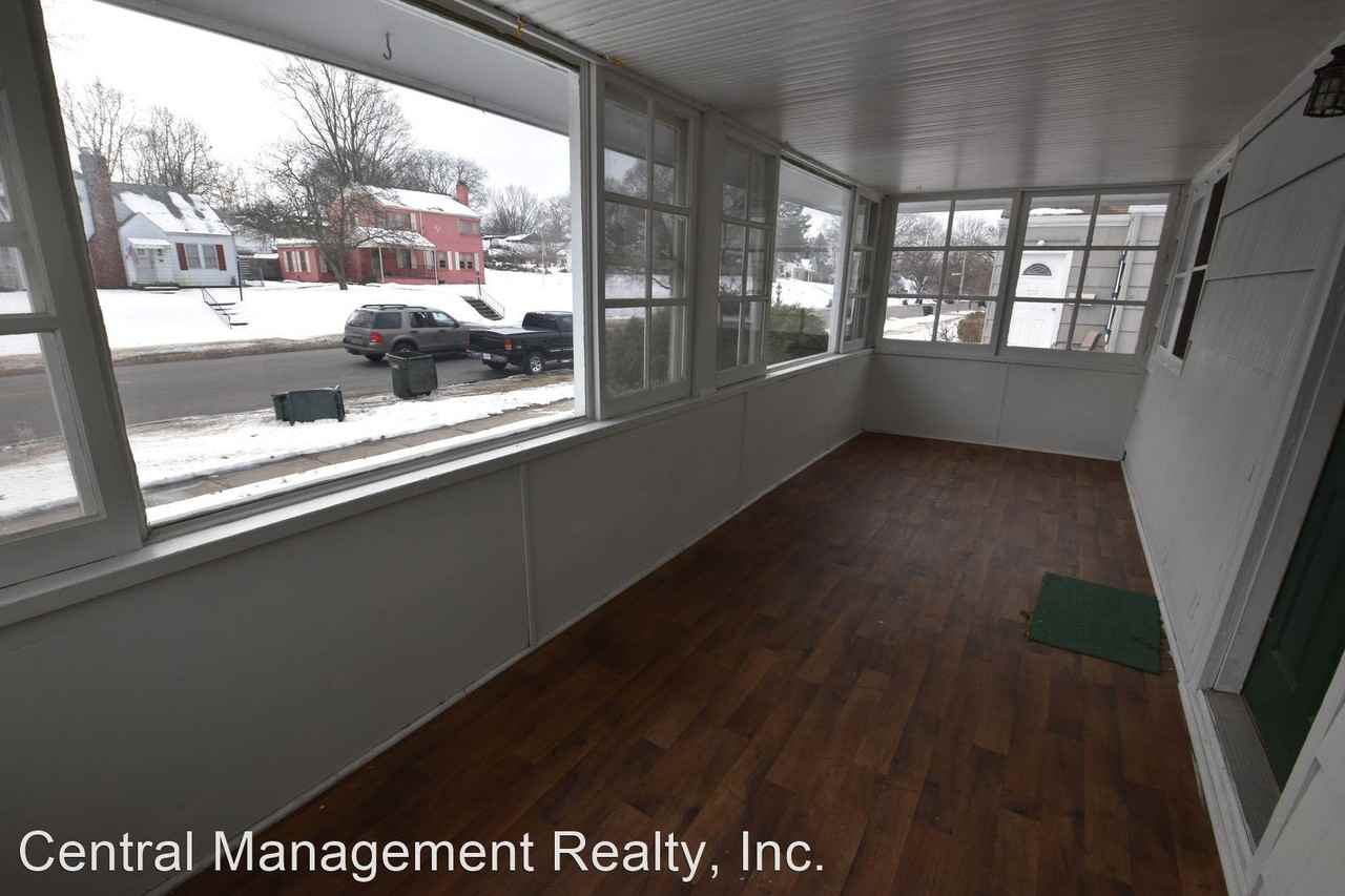 1721 E Ewing Ave - Photo 2 of 17