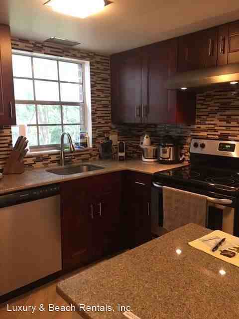 8350 13th St N #D - Photo 2 of 12