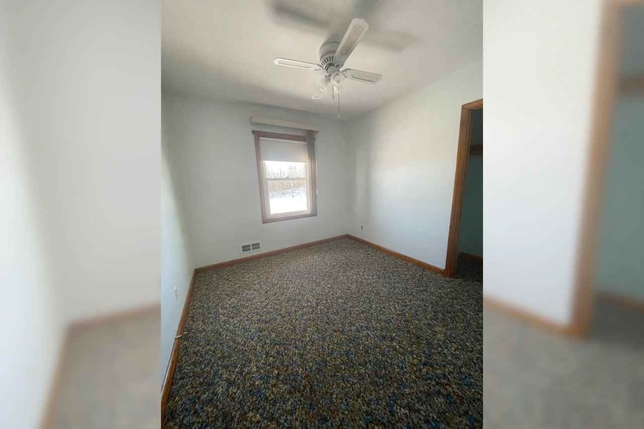 19006 Graystone Rd - Photo 2 of 17
