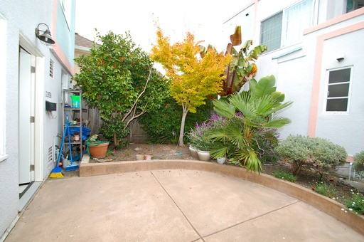 1135 Page St #B - Photo 2 of 8