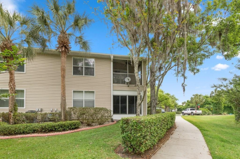 22138 Little Lagoon Ct - Photo 3 of 24