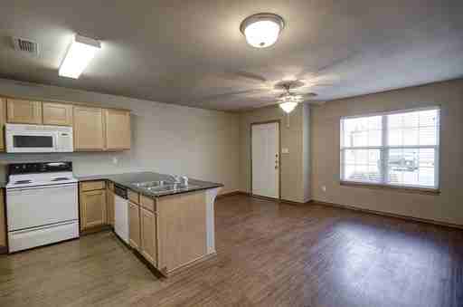 114 S East St - Photo 3 of 8