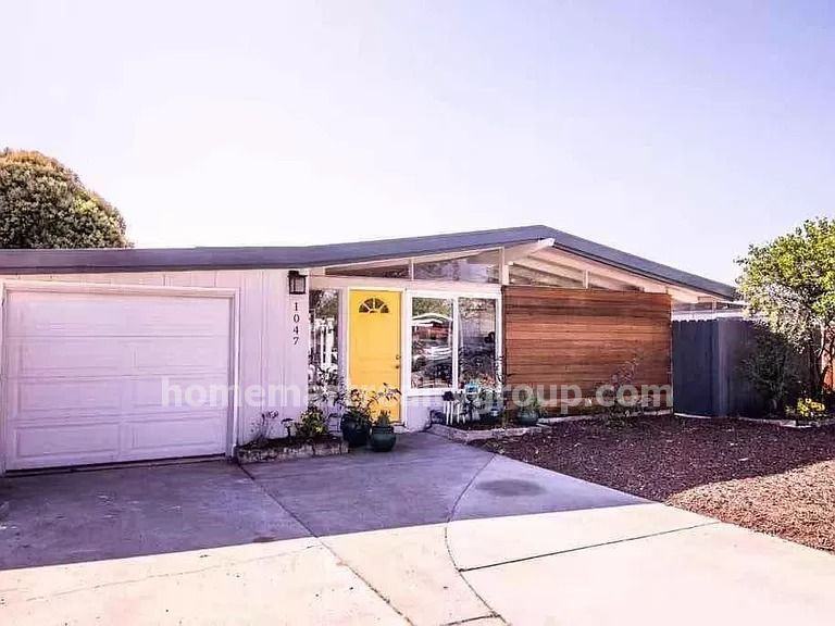 1047 Blazingwood Dr - Photo 2 of 10