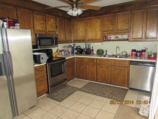 4 Manor Blvd - Photo 3 of 7