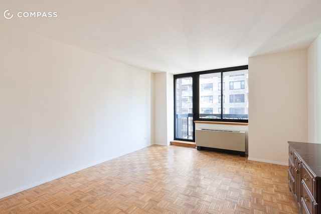 250 E 40th St #18C